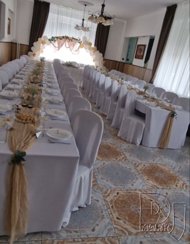 V piatok to bolo pol na pol - svadobčania z východu a svadobčania zo Šurian